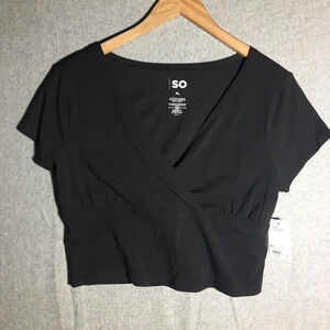 Womens NWT SO Crop Top Short Neutral Basic Summer Spring Feminine Criss Cross